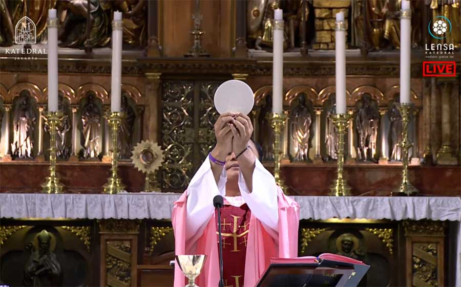 Doa dan Devosi Pribadi dalam Perayaan Ekaristi : Gereja Katolik St